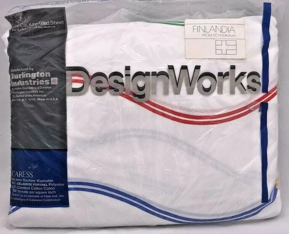 Burlington Cal King Fitted Sheet Finlandia Finstaad Color White Bands Red Green  - Изображение 1 из 4