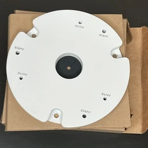 Alarm.com ADC-VACC-MNT130 mounting / adaptor plate for ADC-VC847PF, ADC-VC838PF - Picture 1 of 3