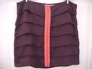 BB Dakota Damen Mini Stufenrock Größe 4 Aubergine Hot Pink Reißverschluss Borte Neu mit Etikett - Bild 1 von 6