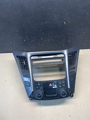 2011 to 2014 Hyundai Sonata Center Radio Climate Control Air Vent Bezel O1608 DG - Image 1 of 4