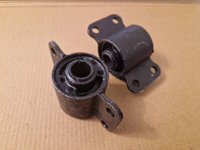 AUSTIN MAXI 1500, 1750 1969-81 NOS REAR SUSPENSION ARM BUSHES (FAM9601, 21H454) - Image 1 of 4