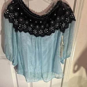 altar’a state Bluse Gr. S babyblau mit Perlen Spitzenausschnitt und Schultern - Bild 1 von 11
