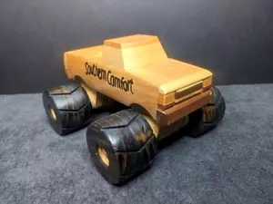 Camion sollevato artigianale in legno dello zio Al - 9,5" x 8" - Foto 1 di 7