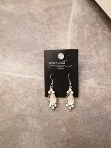 New Look Jewelled Teardrops Earrings - Picture 1 of 4