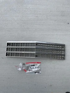 🔥 81 86 Chevy Monte Carlo Front Grille - No Script Emblem - OEM - Bild 1 von 13