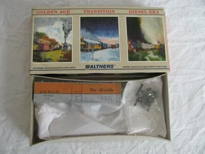 Walthers HO Denver & Rio Grande Western 40' Plug Door Reefer Box Car #932-3305 - Picture 1 of 4