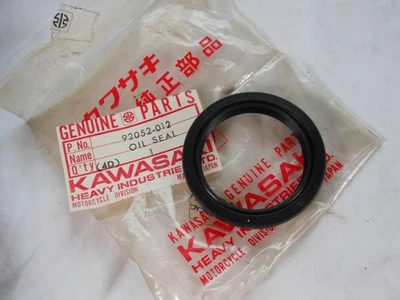 Nuevo de Lote Antiguo Original Kawasaki Buje Delantero Sello de Aceite KZ400 74-78 92052-012 Foto 1 de 4