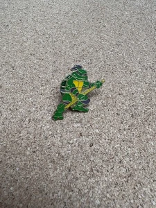 Teenage Mutant Ninja Turtles Donatello Enamel Metal Pin Badge Purple - Picture 1 of 2