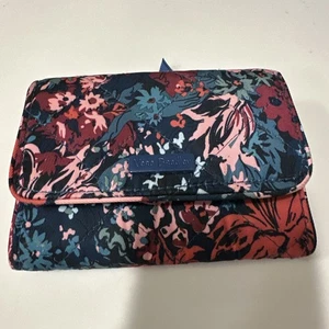 Vera Bradley Cabbage Rose Geldbörse RFID Tri Fold - Bild 1 von 7