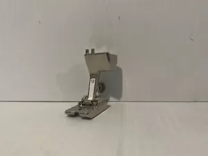 Genuine Bernina Tricot, Bulky Overlock Foot #12C - 9mm - Old-Style - Picture 1 of 7