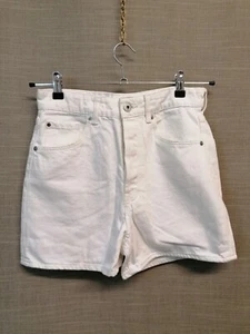 H&M White Denim Mom Shorts Size 8 Pockets Comfort Button Fly - Picture 1 of 11