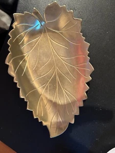Neocraft by Everlast Gold Tone LEAF Shape Aluminum Trinket Dish  Free Shipping - Picture 1 of 3