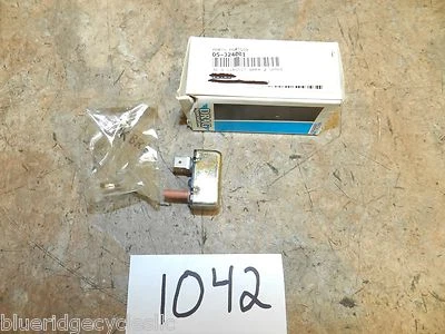 INTERRUPTOR DE CIRCUITO HARLEY DAVIDSON DRAG SPECIALTIES 30 A DOBLE PALA ESTILO 2 Foto 1 de 2