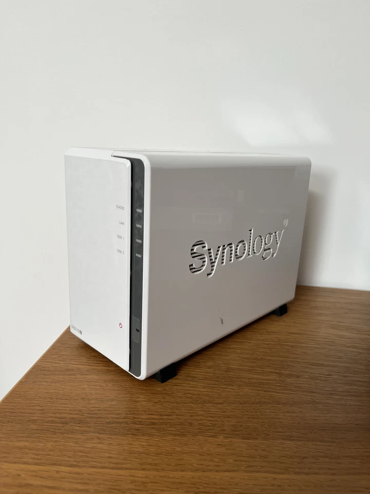 NAS Synology DS218J Usato tenuto bene (senza dischi) - Immagine 1 di 1