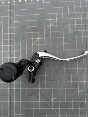 Aprilia RS660 Tuono 660 Front Brake Master Cylinder  EXTRA CLEAN LOOKS NEW - Image 1 of 4