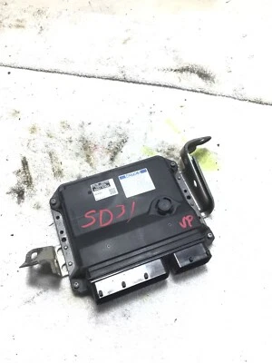 Toyota Prius 2013 unidad de control del motor ## Foto 1 de 4