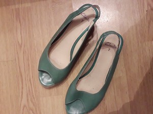 clarks green sandals