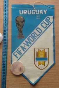 Pennants + pin Uruguay FIFA World Cup - Picture 1 of 1