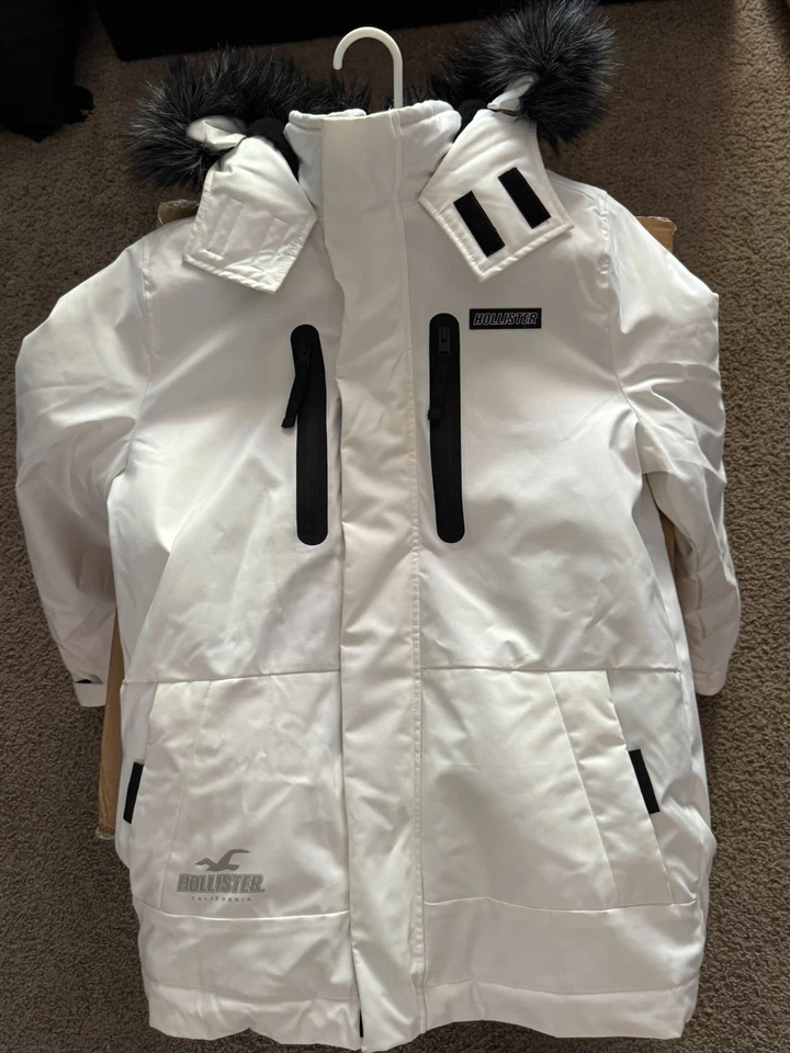 Men's Hollister Faux Fur White Puffer Coat Small  - Image 1 of 4