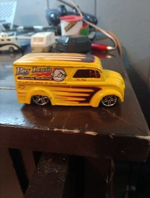 2001 Hot Wheels Collector #199 Dairy Delivery Yellow w/Chrome PR5 Truck NM - Image 1 of 3