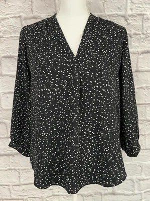 Blusa popover Vince Camuto pequena preta branca decote em V manga 3/4 - Imagem 1 de 4