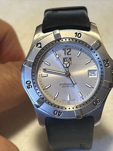 Orologio Tag Heuer WK1112 Uomo Serie 2000 Professionale Cinturino Argento Nero - Foto 1 di 11