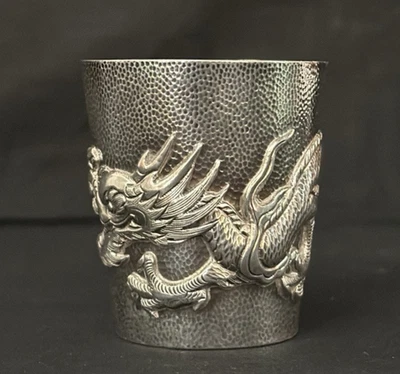ANTIQUE CHINESE EXPORT HAMMERED SILVER DRAGON CUP MARKED W.H. 90 - Imagem 1 de 4