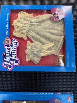 Mattel Barbie Heart Family Mom & Baby Fashions Vintage 80s - Image 1 of 3