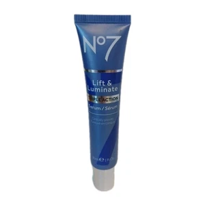 Suero facial cuello triple acción No7 Lift & Luminate - 1 fl oz - Imagen 1 de 2
