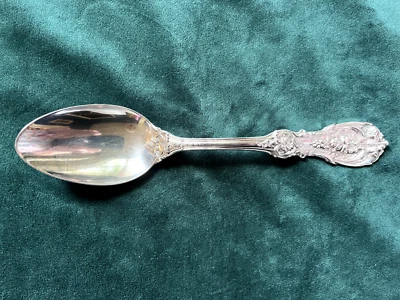 Francis 1st - Cucharada para servir sólida de plata esterlina de Reed & Barton Foto 1 de 4