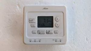 Hunter 44133 Universal 5-2 Programmable Thermostat - Picture 1 of 9