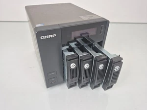QNAP TS-469 Pro NAS Network Attached Storage Intel Atom - No Drives - Afbeelding 1 van 4