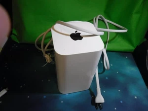 Apple A1470 EMC2635 Airport Extreme Time Capsule 2TB y cable de alimentación - Imagen 1 de 6