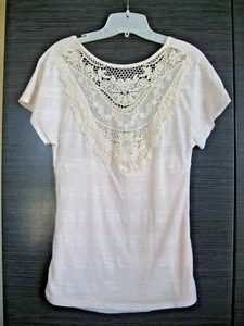 No Boundaries Women's Lace Front Blouse sz M Cream & Pink Polyester EX CONDITION - Bild 1 von 8
