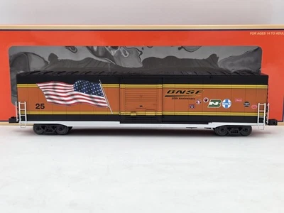 Lionel 2226810 BNSF 25th Anniversary Illuminated Flag Box Car - READ - Blemish - Image 1 of 4