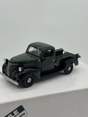 Camioneta pickup Plymouth 1941 verde Motormax escala 1/24 diecast modelo coche en caja Foto 1 de 4
