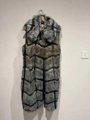 Stunning Patrizia Pepe Faux Fur Long Gillet Waistcoat Size 44 (UK 12) Excellent - Image 1 of 4