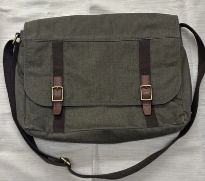 Bandolera bandolera de lona Fossil verde usada en excelente estado Foto 1 de 4