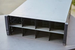 JBOD without Trays (space for 24) - Picture 1 of 4