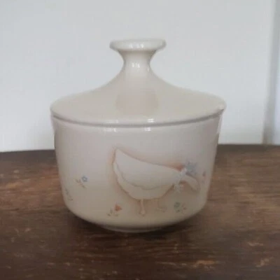 Azúcar para gansos Corning Country "Promenade" con tapa Foto 1 de 4