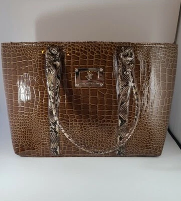 Bolso de Hombro Beverly Hills Polo Club Moda Adjunto Computadora Serpiente Reptil Decoración Foto 1 de 4