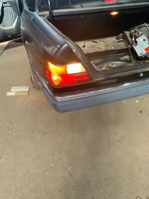 Mercedes Benz 400E 1991 fabricante original mano izquierda lado conductor luz trasera 1248203964 Foto 1 de 4