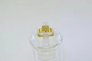14K Yellow Gold Baby "V" Ring (size 1.5) - Picture 1 of 5