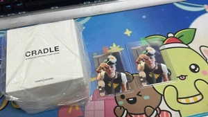Tarjeta fotográfica oficial G-DRAGON CRADLE Übermensch MD POPUP GD - Imagen 1 de 3