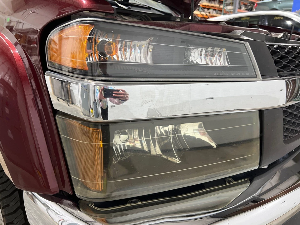 Faro halógeno tipo reflector derecho pasajero derecho Chevy Colorado 2004-2012 Foto 1 de 1