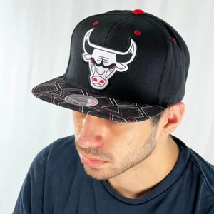 NBA Chicago Bulls Snapback Cap Black Mitchell & Ness Basketball Hat Adjustable - Picture 1 of 3