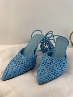 Salto Forever 21 Veneta azul trançado biqueira pontiaguda - Imagem 1 de 4