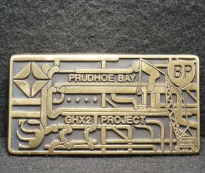 WG15111 *NOS* VINTAGE 1992 **PROYECTO PRUDHOE BAY BP GHX2** HEBILLA DE CINTURÓN DE LATÓN - Imagen 1 de 2