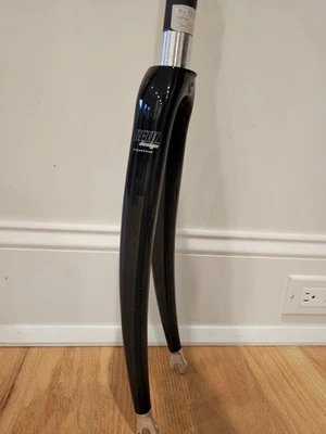 Real Design Signature Carbon Road Fork 700c 1 1/8" Threadless 300mm Steerer - Image 1 of 4