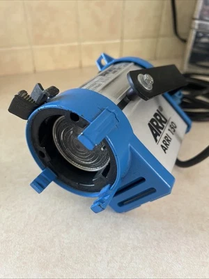 ARRI 150 - Junior 150W Tungsten Fresnel Light - Image 1 of 4